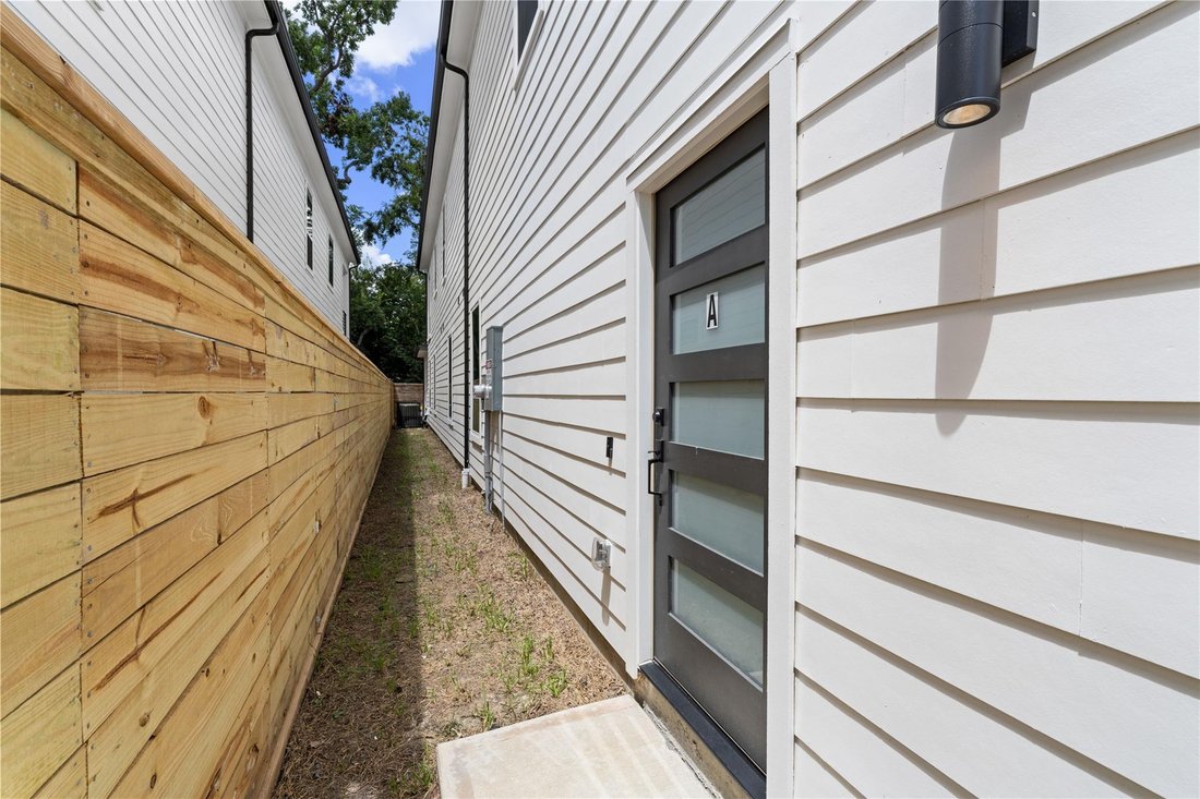 Houston, Texas, United States 4 - 18543406