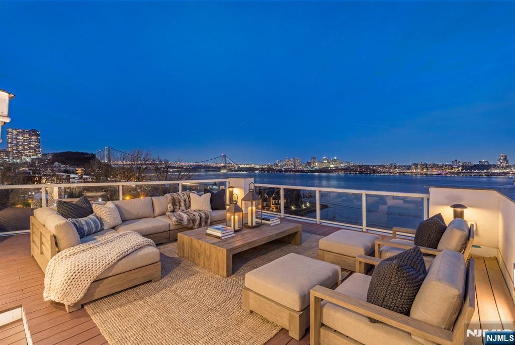 Townhouse in Edgewater, New Jersey, United States 1 - 18539769