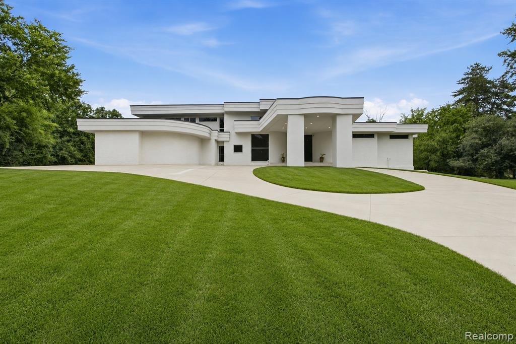 House in Beverly Hills, Michigan, United States 3 - 18542482