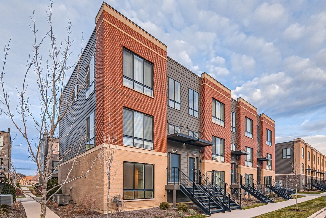 Townhouse in Schaumburg, Illinois, United States 2 - 18543011