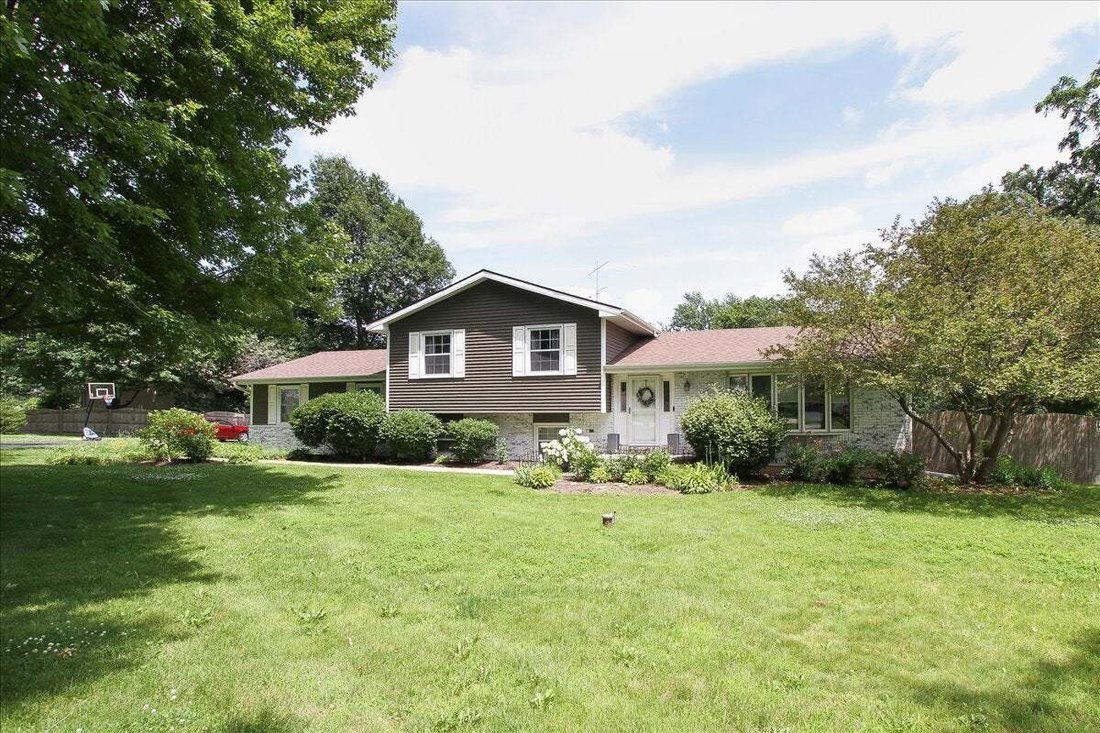 House in Campton Hills, Illinois, United States 1 - 18543056