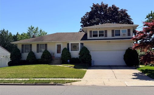 House in Lindenhurst, New York, United States 1