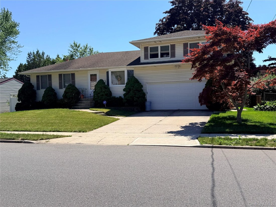 House in Lindenhurst, New York, United States 3 - 18543718