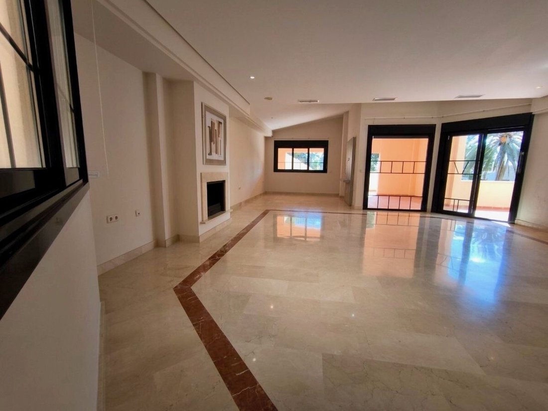 Penthouse in Puerto Banus, Marbella, Spain 4 - 18540449
