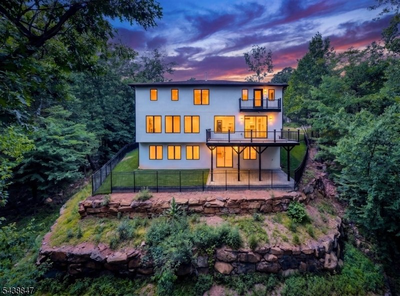 House in Hawthorne, New Jersey, United States 2 - 18539716