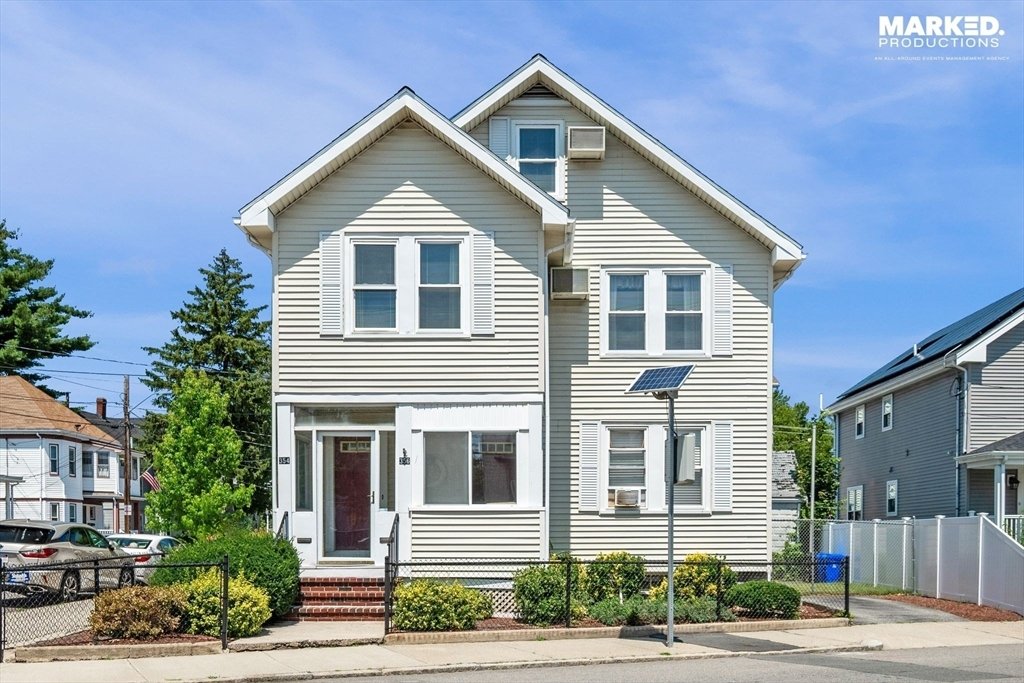 Malden, Massachusetts, United States 1 - 18540644