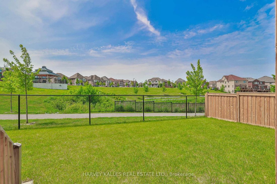 House in East Gwillimbury, Ontario, Canada 4 - 18544637