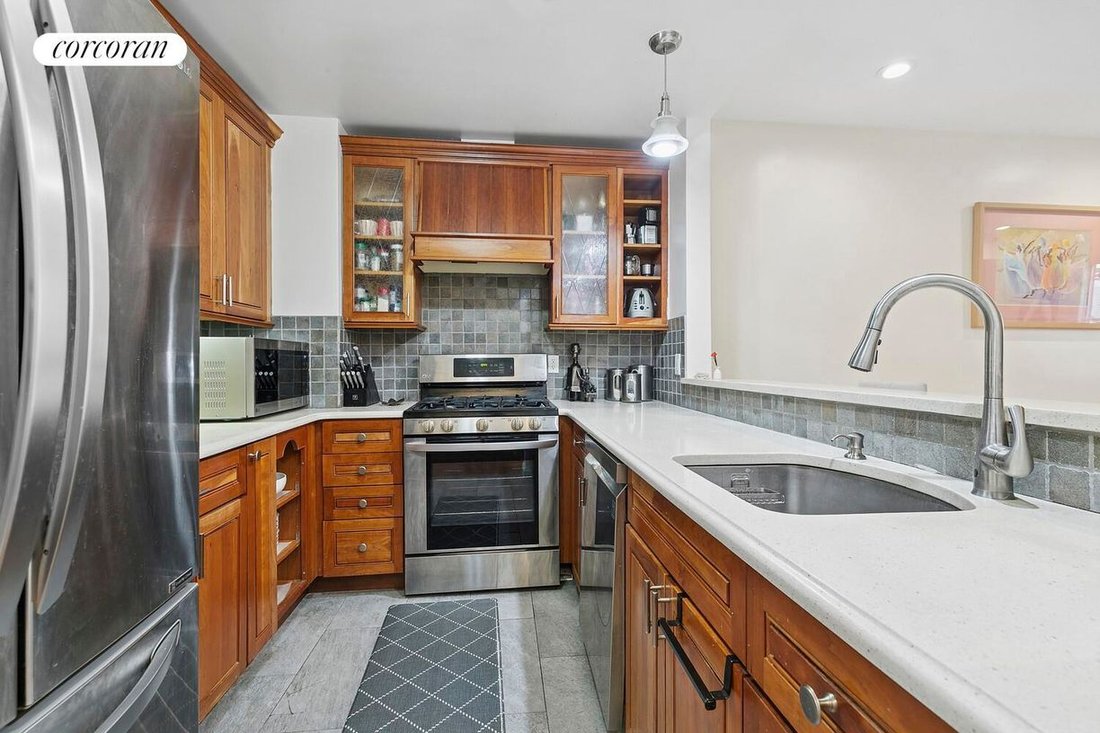 House in New York, New York, United States 2 - 17349610