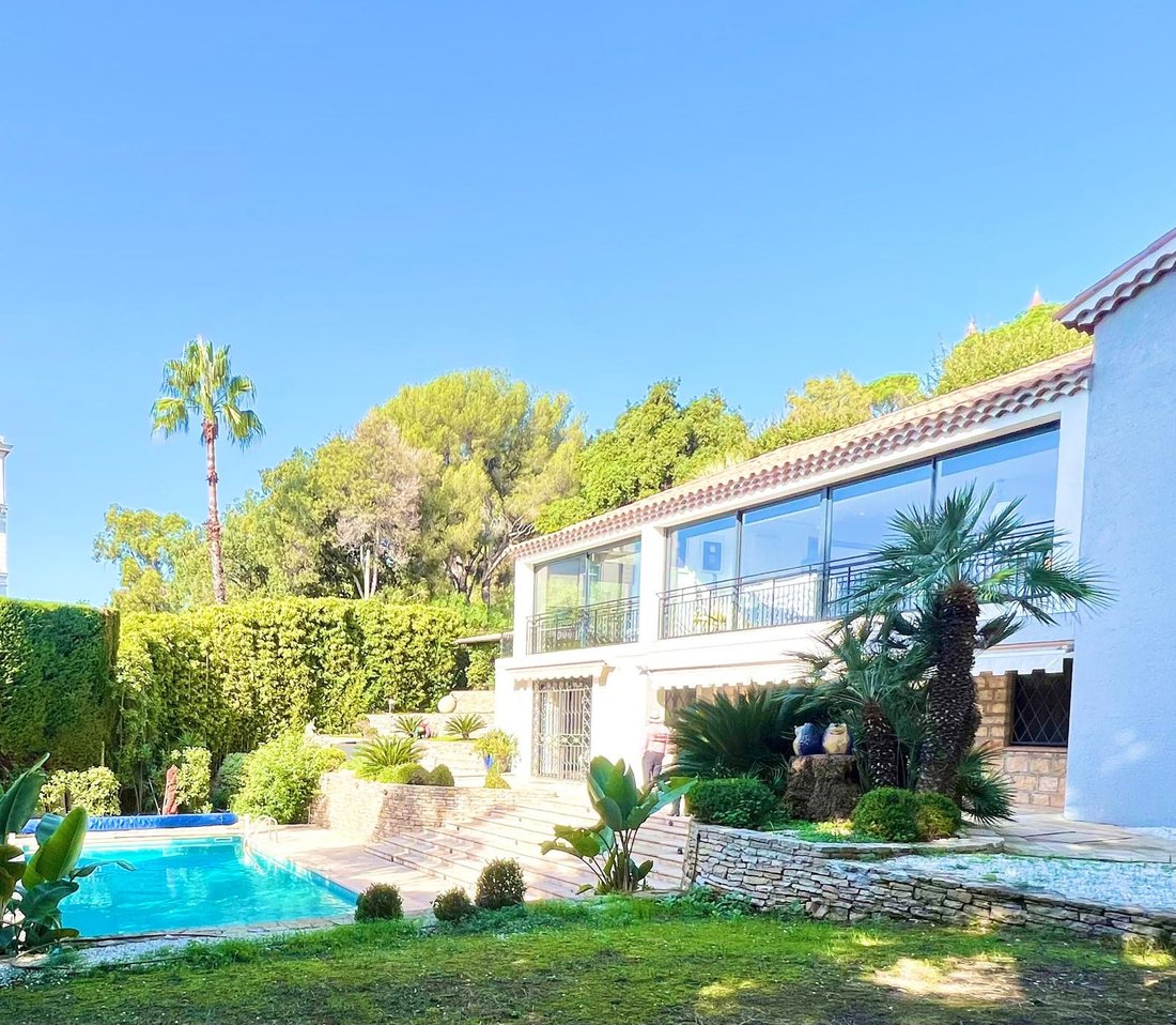 Villa in Cannes, Provence-Alpes-Côte d'Azur, France 3 - 18543756