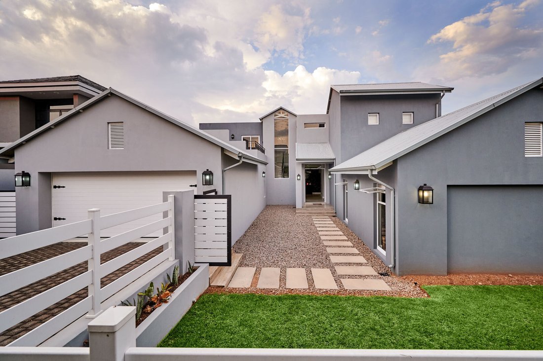 House in Waterfall Country Estate South, Gauteng, South Africa 4 - 18541484