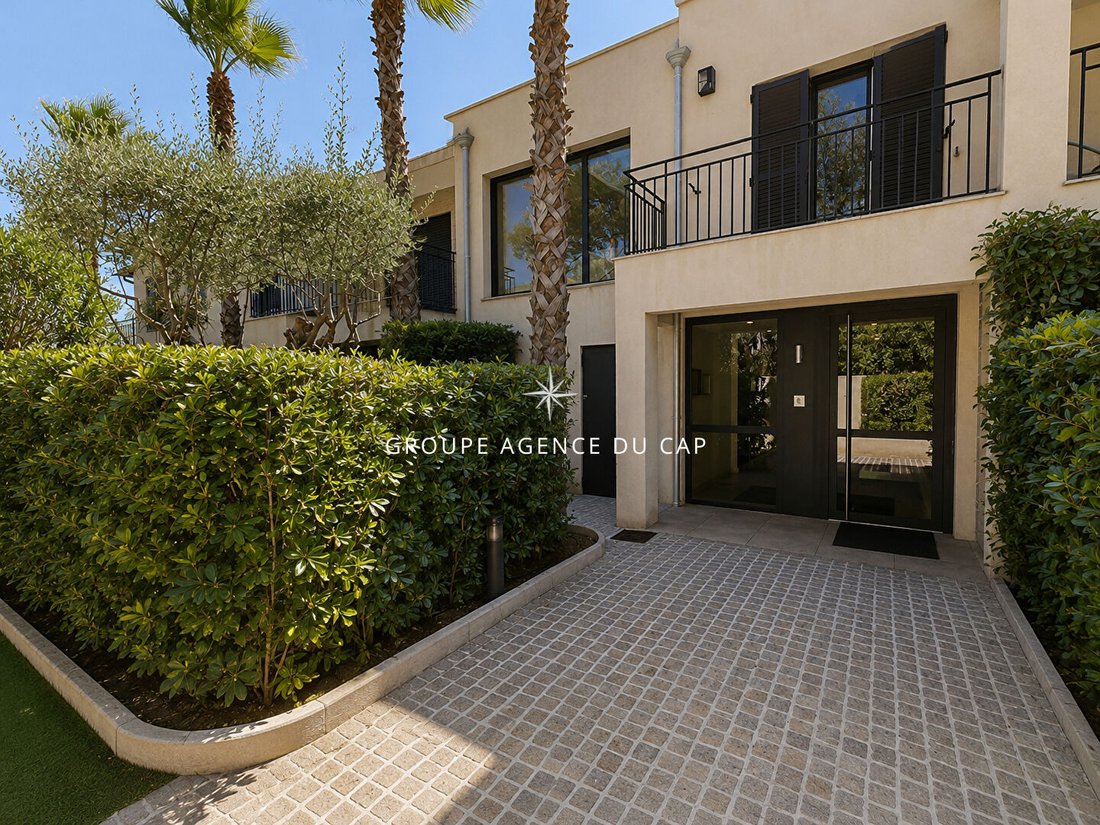 Apartment in Ville-Les Saquedes-Le Bouillonnet, Sainte-Maxime, France 2 - 18544178
