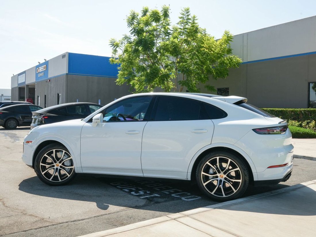 Suv in Costa Mesa, CA, United States 3 - 18513928