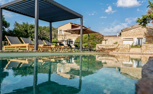 Maison à Maubec, Provence-Alpes-Côte d'Azur, France 1