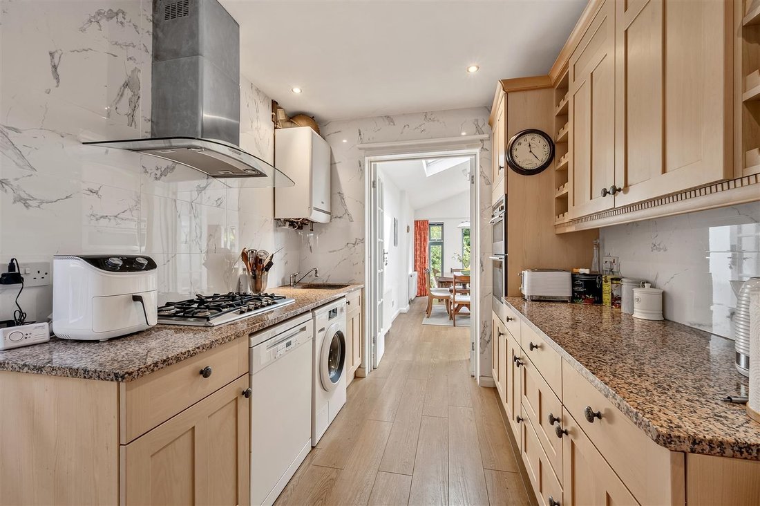 House in Coombe, Royal Borough of Kingston upon Thames, England 5 - 18539571
