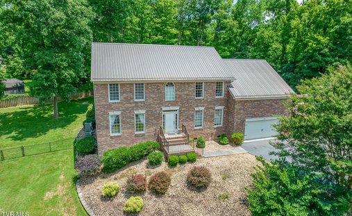 House in Piney Flats, Tennessee, United States 1
