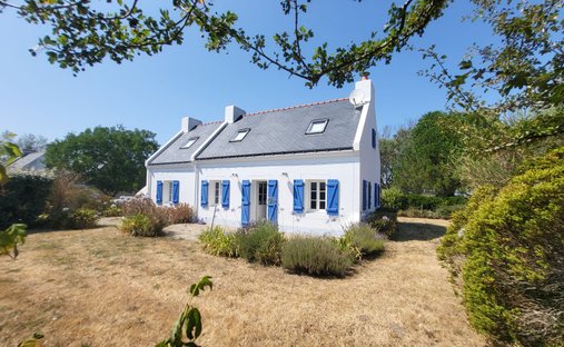 Villa in Bangor, Brittany, France 1