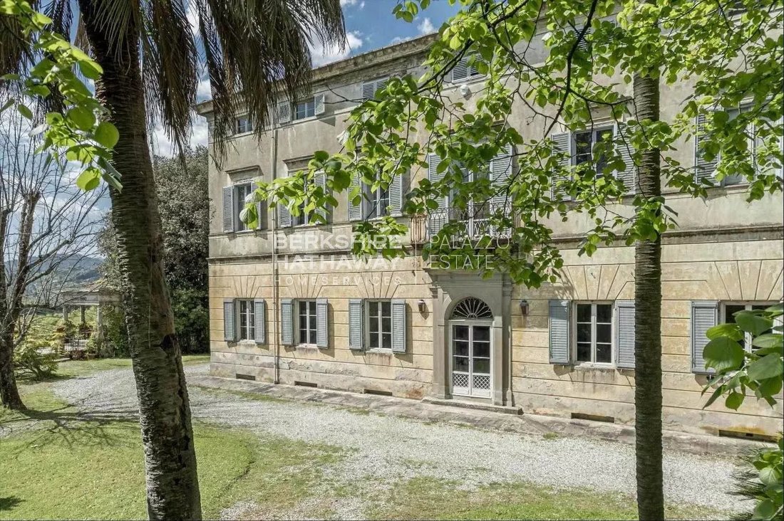 Villa in Historic Center, Lucca, Tuscany 4 - 18541384