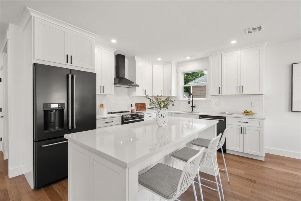 Condo in Watertown, Massachusetts, United States 2 - 18541065