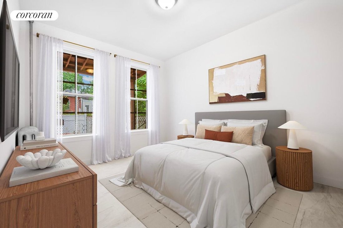 House in New York, New York, United States 4 - 17388551