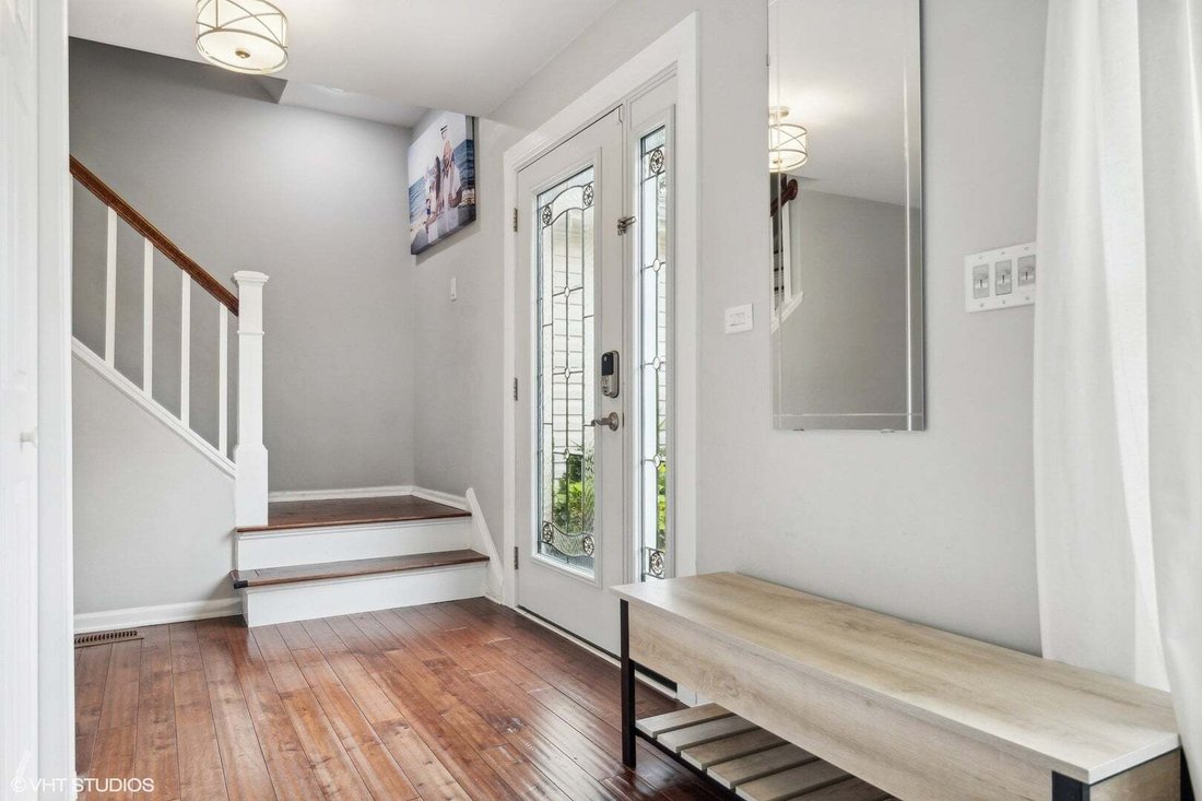 House in Buffalo Grove, Illinois, United States 3 - 18543037