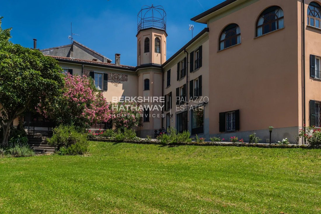 Villa in Bosisio Parini, Lombardy, Italy 2 - 18541299