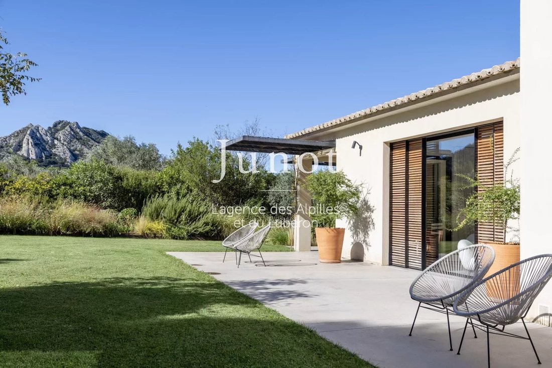 House in Eygalières, Provence-Alpes-Côte d'Azur, France 3 - 18541272