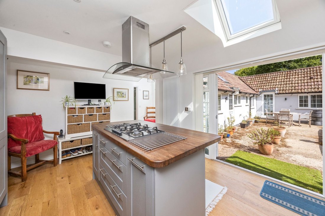 Bungalow in Groombridge, Withyham, England 2 - 18540848