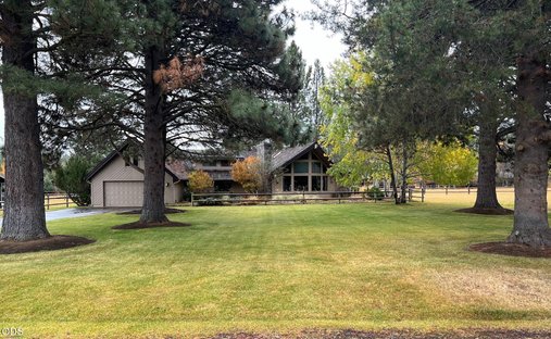 House in Camp Sherman, Oregon, United States 1