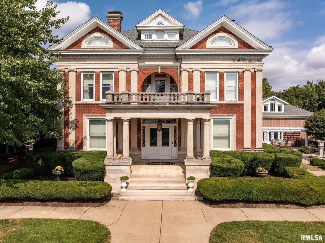 House in Davenport, Iowa, United States 1 - 18543063