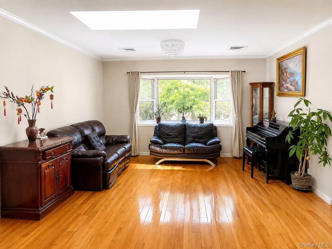 House in Jericho, New York, United States 2 - 18528662