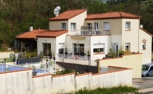House in Charles de Gaulle, Cahors, France 1