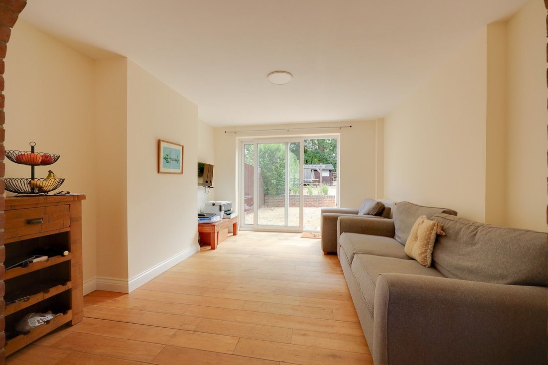 House in Burgess Hill, England 3 - 18540834
