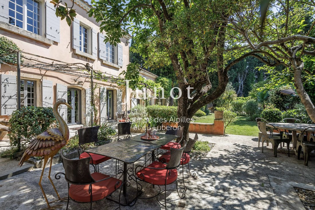 Country House in Paradou, Provence-Alpes-Côte d'Azur, France 4 - 18541291