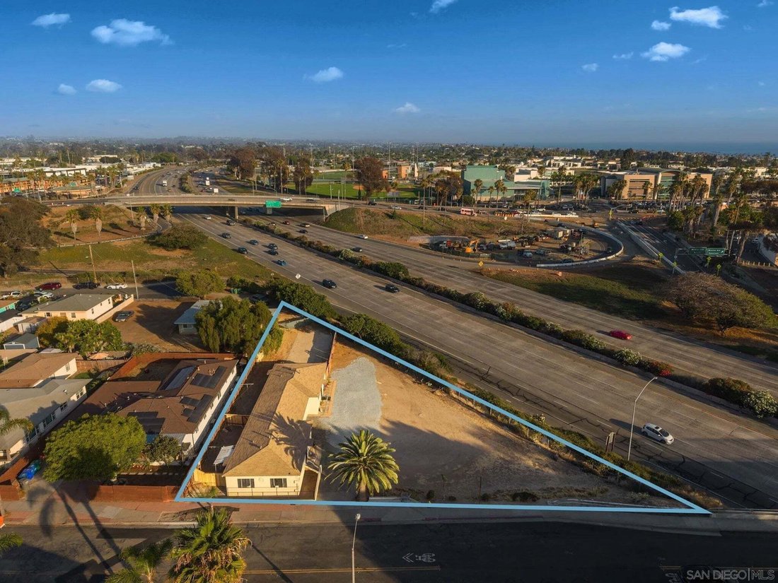 Oceanside, California, United States 1 - 18543248