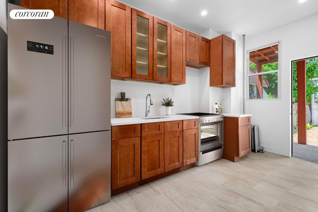 House in New York, New York, United States 3 - 17388551