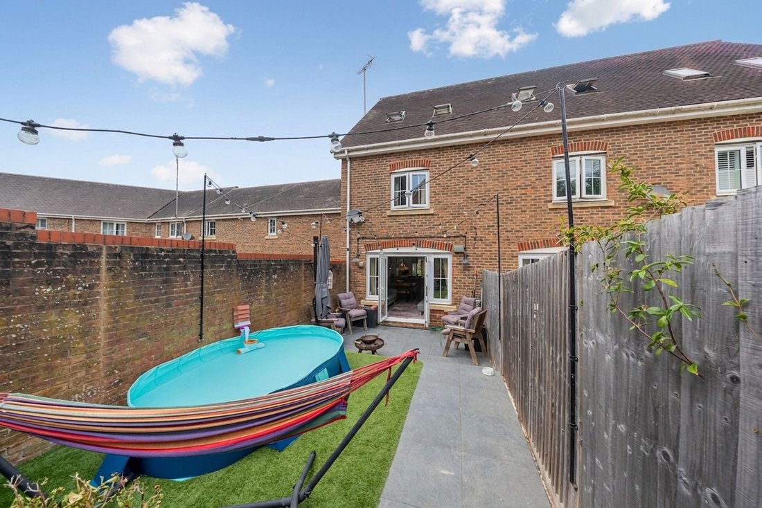 House in Haywards Heath, England 2 - 18540850