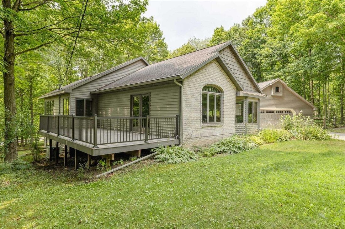 House in Caledonia, Michigan, United States 4 - 18542463