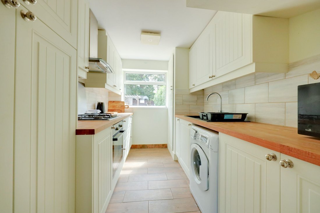 House in Burgess Hill, England 4 - 18540834