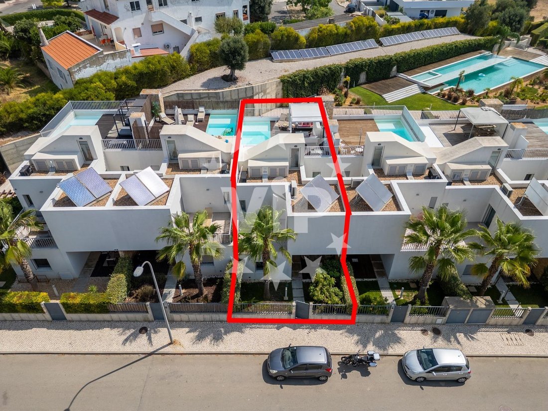 Townhouse in Olhos de Agua, Algarve, Portugal 1 - 18541212
