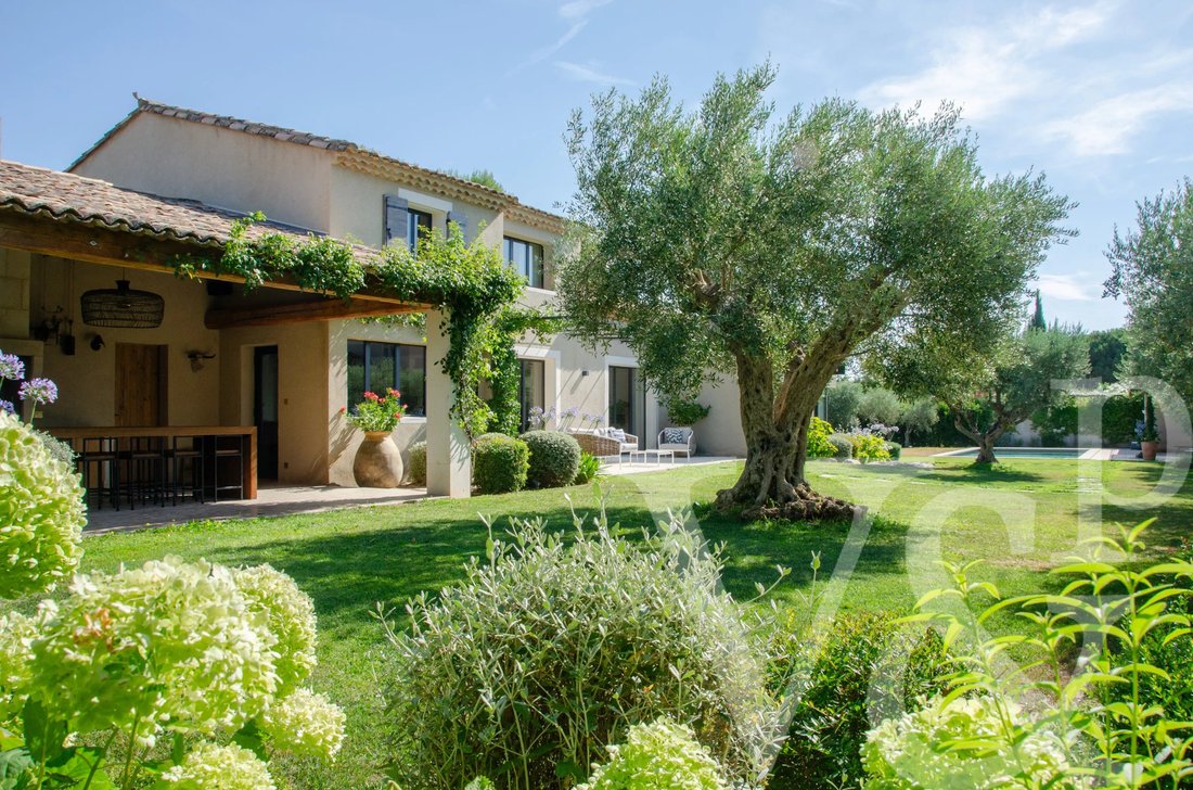 House in Eygalières, Provence-Alpes-Côte d'Azur, France 2 - 18541110
