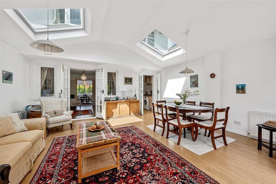House in Coombe, Royal Borough of Kingston upon Thames, England 3 - 18539571