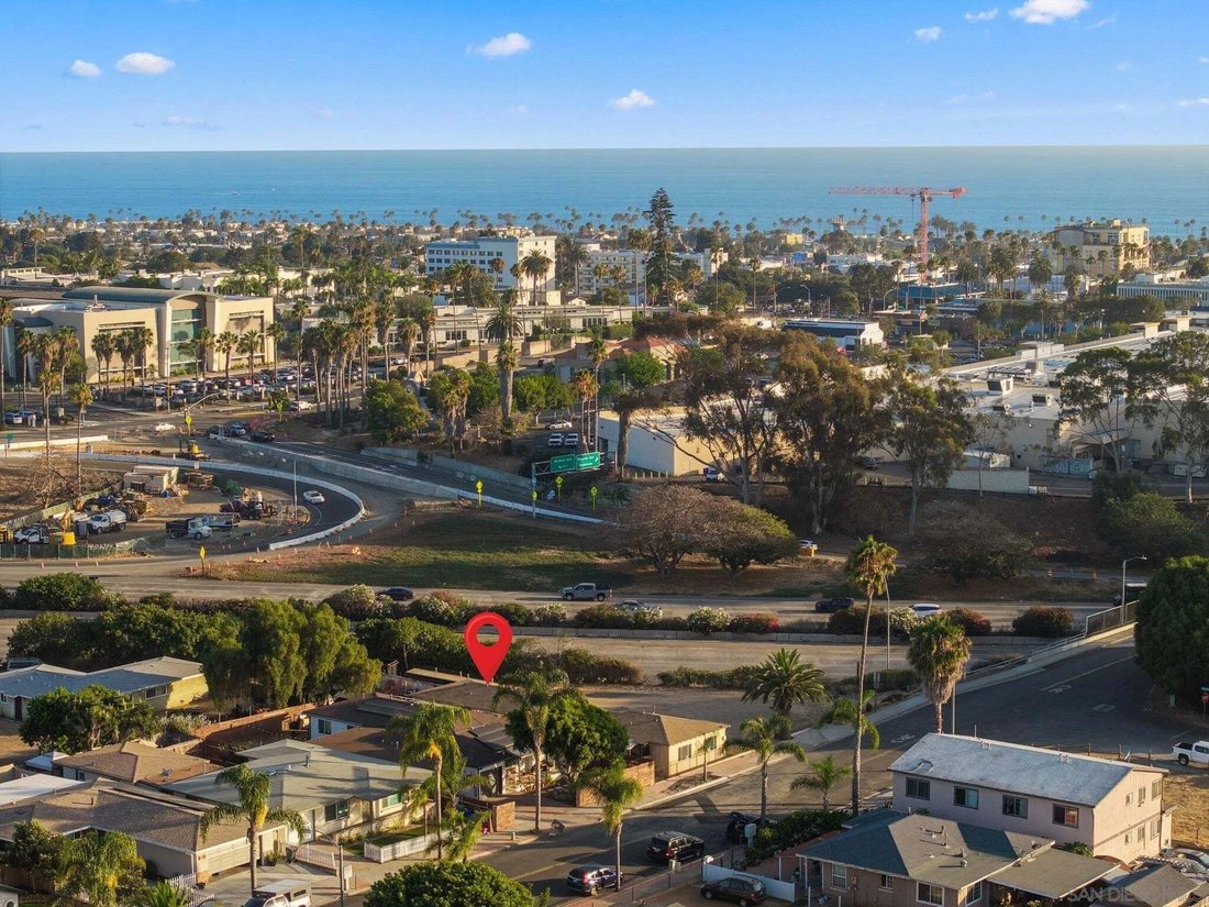 Oceanside, California, United States 4 - 18543248