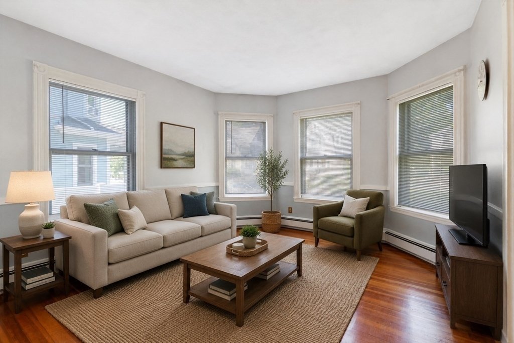 House in Medford, Massachusetts, United States 4 - 18133204
