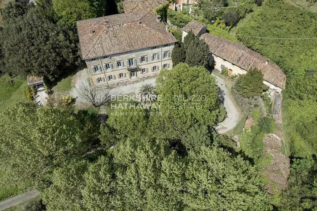 Villa in Historic Center, Lucca, Tuscany 2 - 18541384