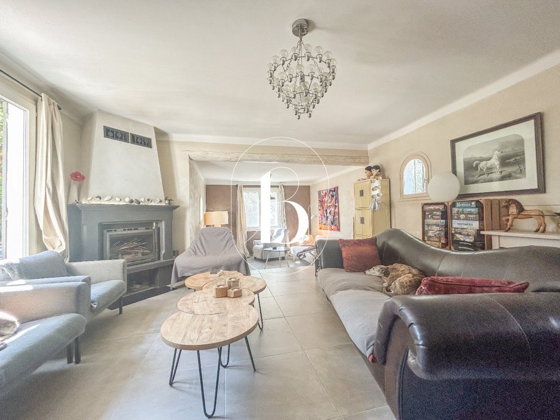 Villa in Uzès, Occitania, France 4 - 18542609