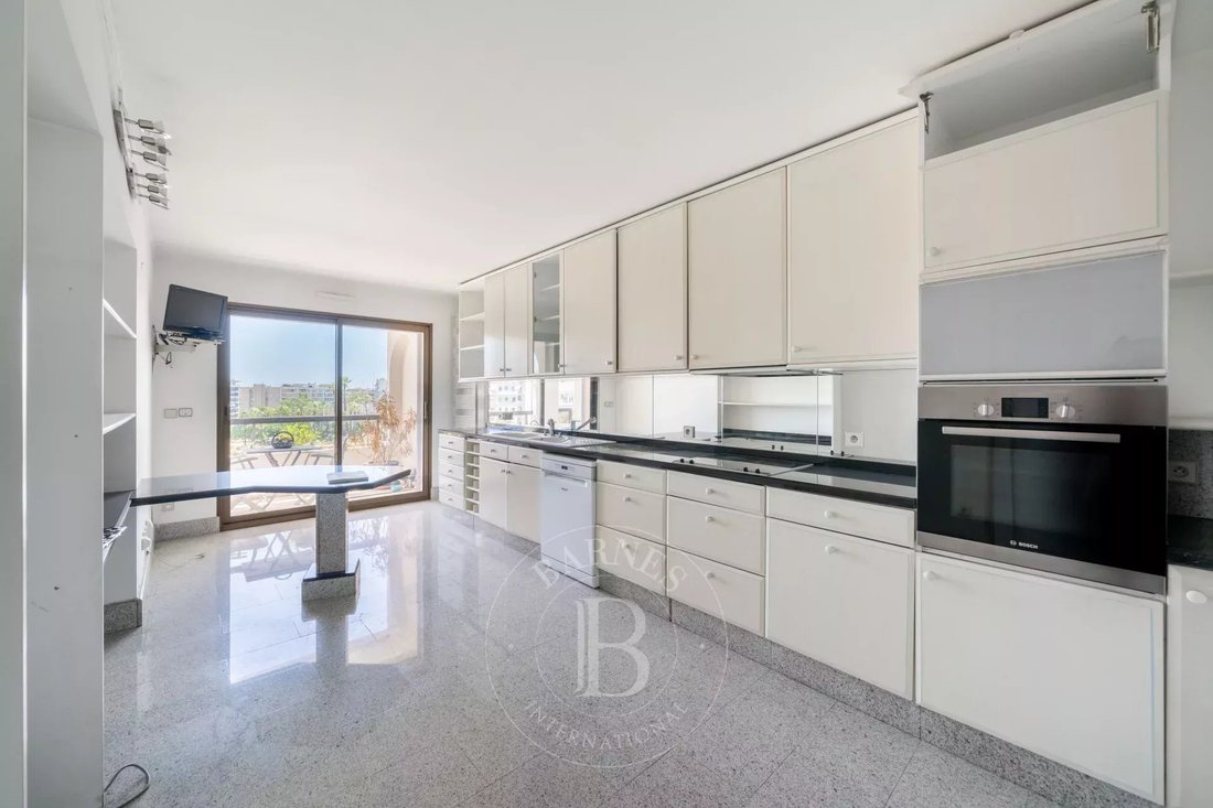 Apartment in Cannes, Provence-Alpes-Côte d'Azur, France 3 - 18541233