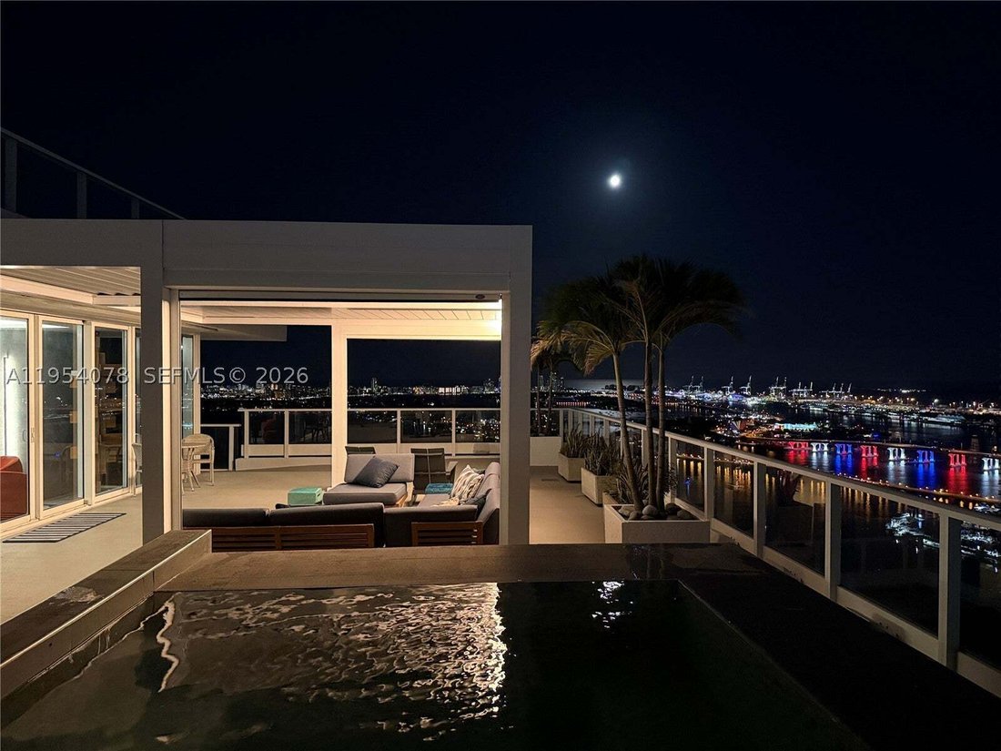 Condo in Miami, Florida, United States 1 - 17041979