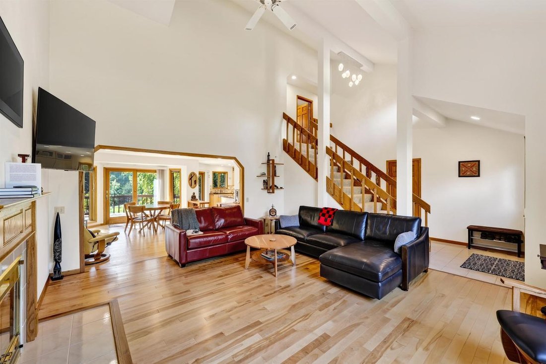 House in Cross Plains, Wisconsin, United States 4 - 18542135