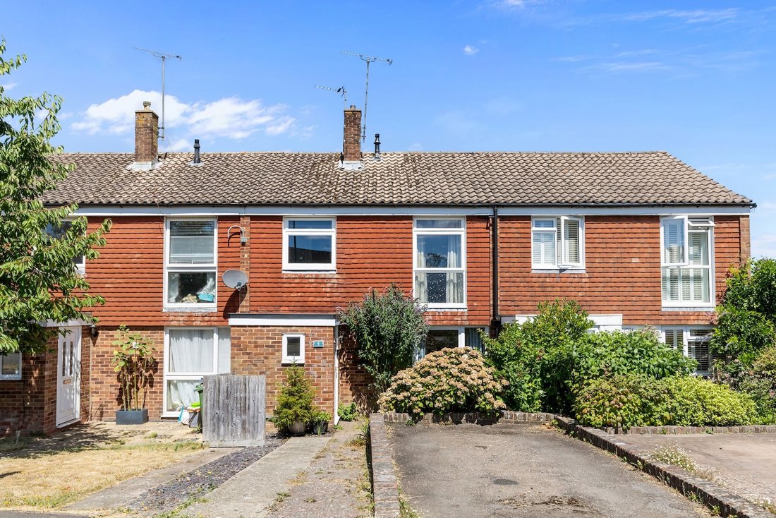 House in Broadbridge Heath, England 1 - 18540731