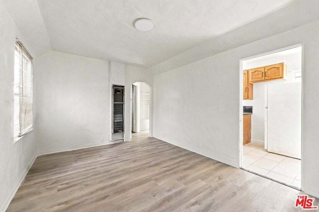 Los Angeles, California, United States 2 - 18542186